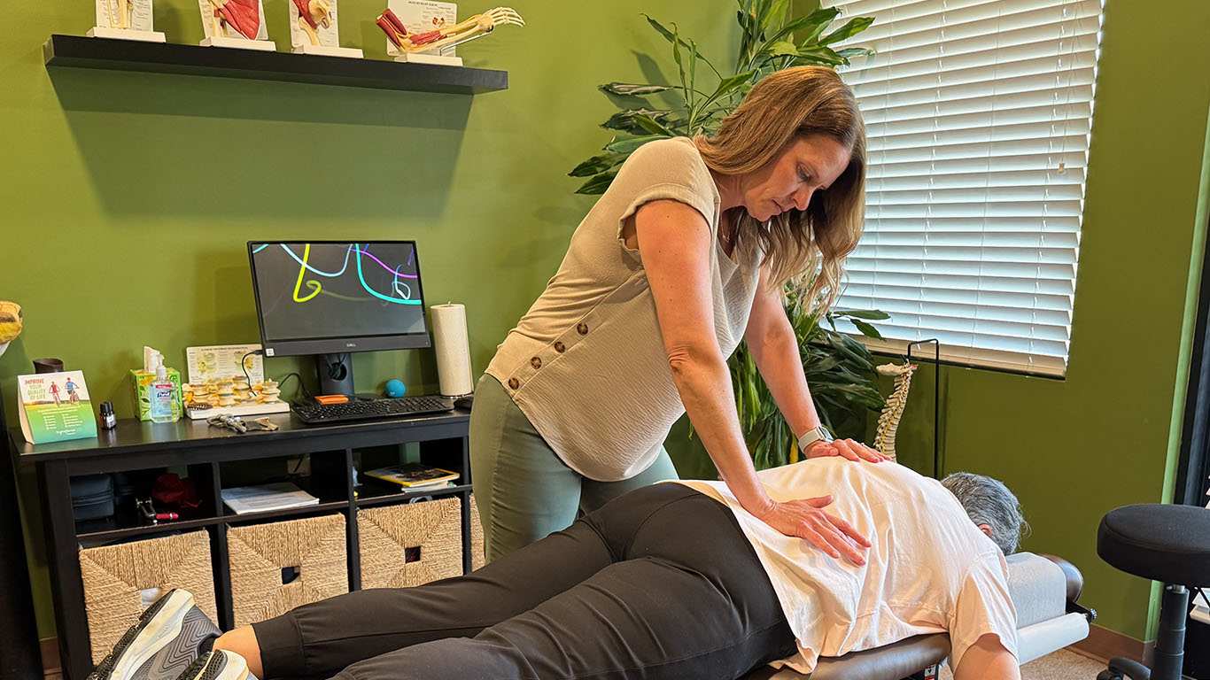 IMG_0745 copy Dr Zock of Zock Family Chiropractic Cranberry Twp Pa adjusting a patient