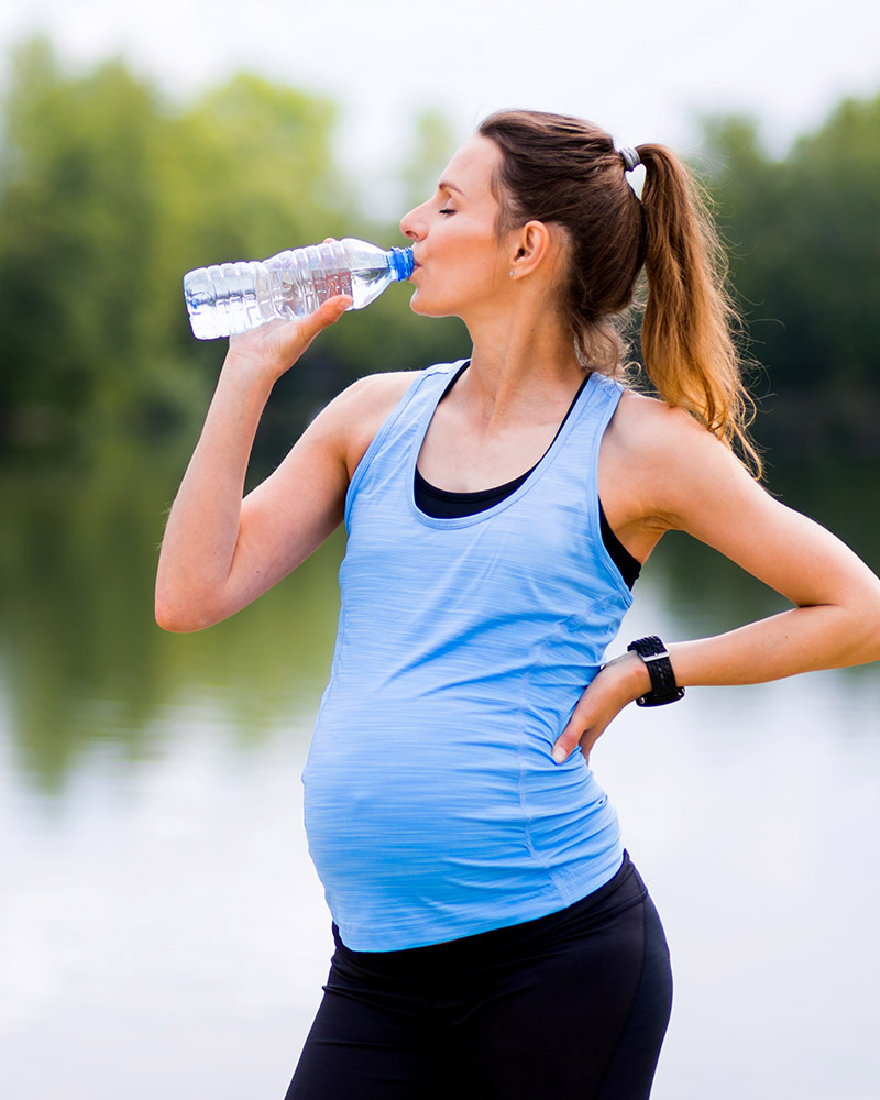 water helps this woman who is using the webster technique for pregnancy